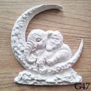 Słoniątko śpiące na księżycu figurka do malowania dla dzieci magnes z gipsu