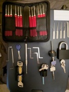 Zestaw wielofunkcyjnych wytrychów do nauki i otwierania zamków patentowych