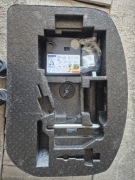 Wypełnienie koła bagażnika styropian pianka+ zestaw naprawczy Ford KA II