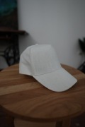 Biała czapka z daszkiem Hemp ~56-59 Skład: konopie 100%