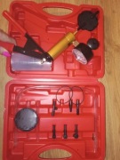 Zestaw do Odpowietrzania Hamulców i Podciśnienia – Pompka Próżniowa.