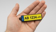 Brelok Tablica Rejestracyjna (Żółta) z Twoim Napisem | Druk 3D