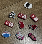 Przypinki do butów charms crocs medyczne