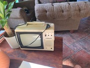 Radziecki mały telewizor Szafir 412