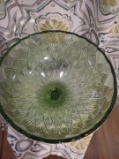 Szklana zielona patera/owocarka na nóżce "Ząbkowice" PRL