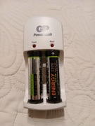 2 - stronna ładowarka GP  na 4 xAA + 4 x AAA.