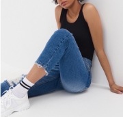 IDEAL__Nowy czarny top / bokserka roz.36/38 