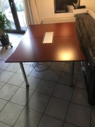 Elegancki stół konferencyjny, biurowy z gniazdami w blacie 120x160x72cm.