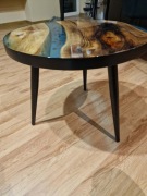 Stolik kawowy z żywicy epoksydowej