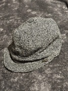 Tweedowa czapka z daszkiem