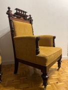 Zabytkowe fotele neorenesansowe po renowacji–stan kolekcjonerski