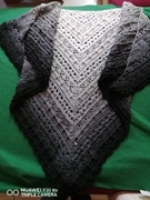 Chusta zrobiona na szydełku 