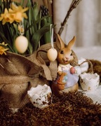 Zestaw Wielkanocny: Zajączki i Świeca Jajko na Podstawce – Handmade