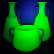 Szkło uranowe komplet 3 szt. ozdobnych naczyń Murano? Francja? 