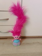 Figurka Trolls Poppy świeci i gra