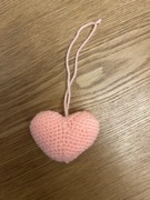 Ręcznie robione serduszko na szydełku – dekoracja / zawieszka