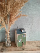 Drewniany domek zielony/khaki dekoracja