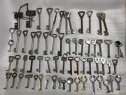 Kolekcja starych kluczy do zamków 