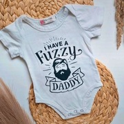Body fuzzy daddy tata z broda 80 bawelniane biale krotki rekaw