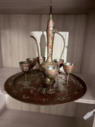 Stary Mosiężny dzbanek z kielichami i tacą!