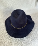 Wełniany kapelusz damski Pull & Bear rozmiar S 57 cm granatowy