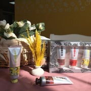 Zestaw kremów do rąk.