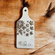 Drewniana deska do krojenia z grawerowanym motywem jesiennym 23x10cm