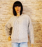 Bardzo mięciutki i cieplutki krótki sweterek z suwakiem!!!