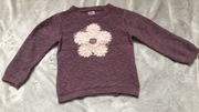 Sweterek z kwiatkiem