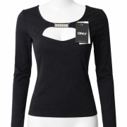 Czarna bluzka z cyrkoniami dekolt only rozm XS cena sklepowa 140 zl