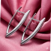 Nowe kolczyki srebrne w kształcie V srebro 925