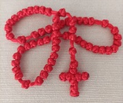 Różaniec czerwony ze sznurka satynowego, oryginalny prezent dla każdego