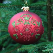 Haft opolski na czerwieni - folkowa bombka polskie rękodzieło