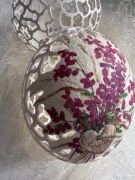 Strusia wydmuszka pisanka ręcznie wiercona rękodzieło