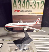 AIRBUS A 340-300 AirPortugal 1:400 Dragon