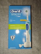 NOWA ELEKTRYCZNA SZCZOTECZKA DO ZĘBÓW ORAL-B VITALITY + KOŃCÓWKA