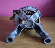 Silnik do automatu Indesit XWSE 71283X WC107A40100 sprawny z demontażu 
