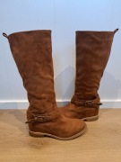 Zamszowe kozaki DeeZee rozm. 39 stan idealny