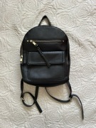 Gap czarny plecak z eko skóry black uszkodzone szycie