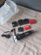 maszynka do strzyżenia z akumulatorem wraz z akcesorią.