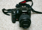 Pentax-m  z obiektywem "kitowym"  18-55mm