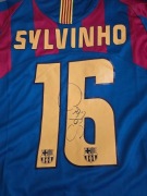 Sylvinho koszulka z oryginalnym autografem Barcelona 2005-2006