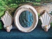 Zestaw dwóch świeczników z aniołkami i lustro, ceramika, stan bd