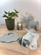 Zestaw pieluszek muślinowych ze śliniaczkiem