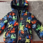 Ciepła kurtka dla chłopca.