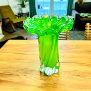 Wazon czeskie szkło artystyczne w stylu mid-century modern Egermann