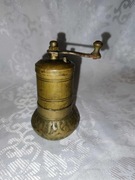 STARY, MOSIĘŻNY MŁYNEK DO PIEPRZU