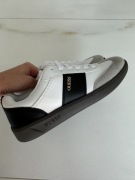 GUESS białe buty sportowe trampki czarna podeszwa złote logo 41/ 26,5 cm