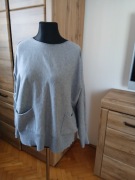 Sweterek  XXXL w szarym kolorze  z kieszeniami 