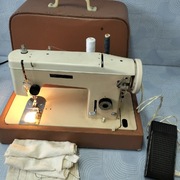 Stara maszyna do szycia Łucznik 461